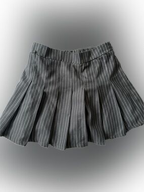 Pinstripe Pleated Mini Skirt - Sz small